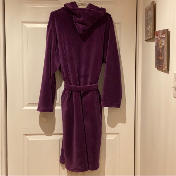 Cozy Hooded Robe - Picture 2 of 4
